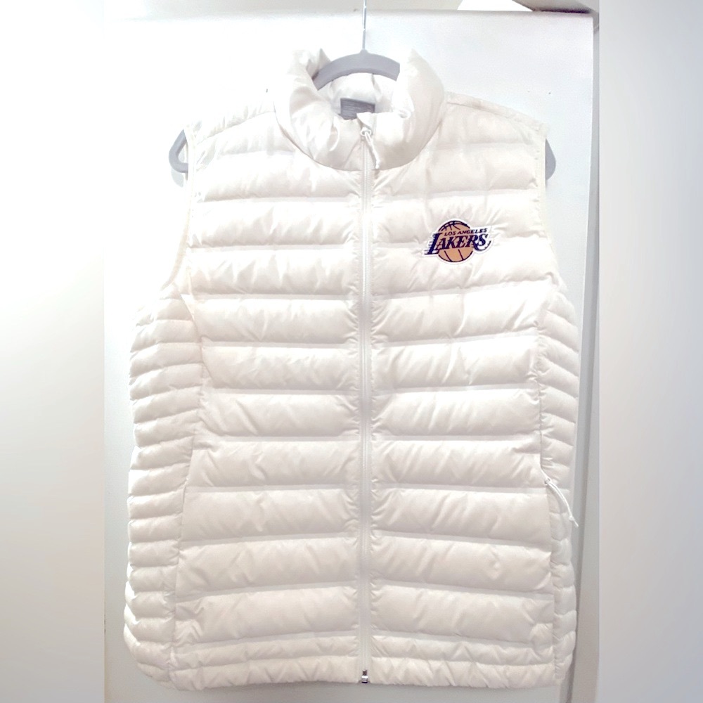 Lakers rare women’s lightweight goose down vest XL.Not polyester.
